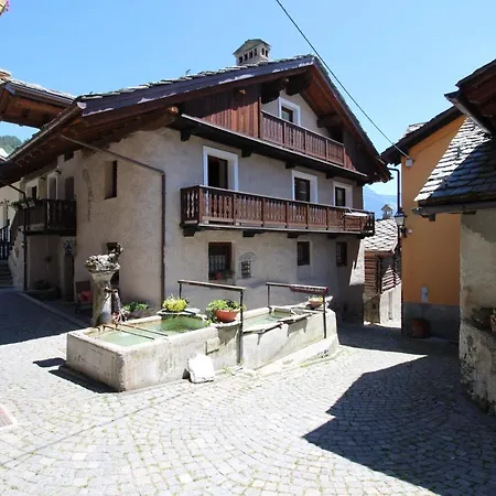 Lo Stambecco - Affitti Brevi Italia 브루송